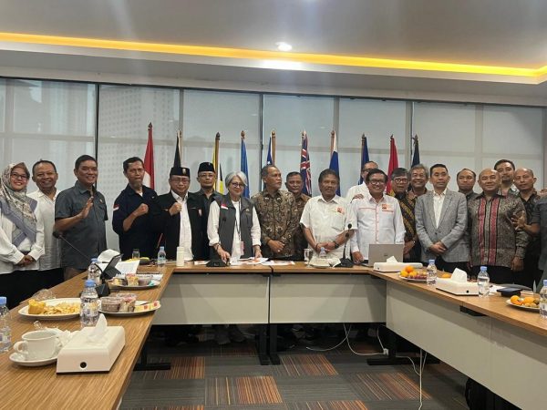 Jabatan Bukanlah Segalanya, tetapi Pengabdian adalah Keniscayaan